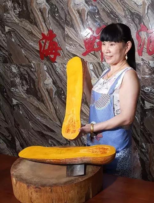 種南瓜竟然種出“麻煩”了，瓜販搶購，電視臺記者也趕來了